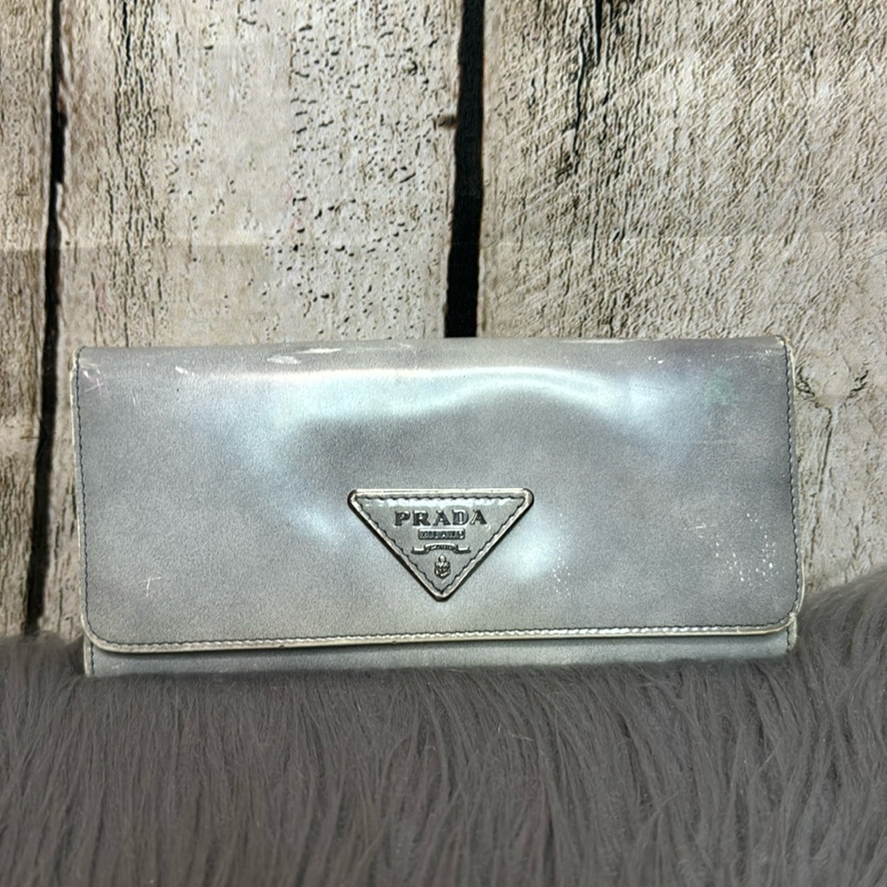 GIVVY PRADA - Spazzolato Trio Contential Wallet